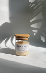 Small wooden lid candle