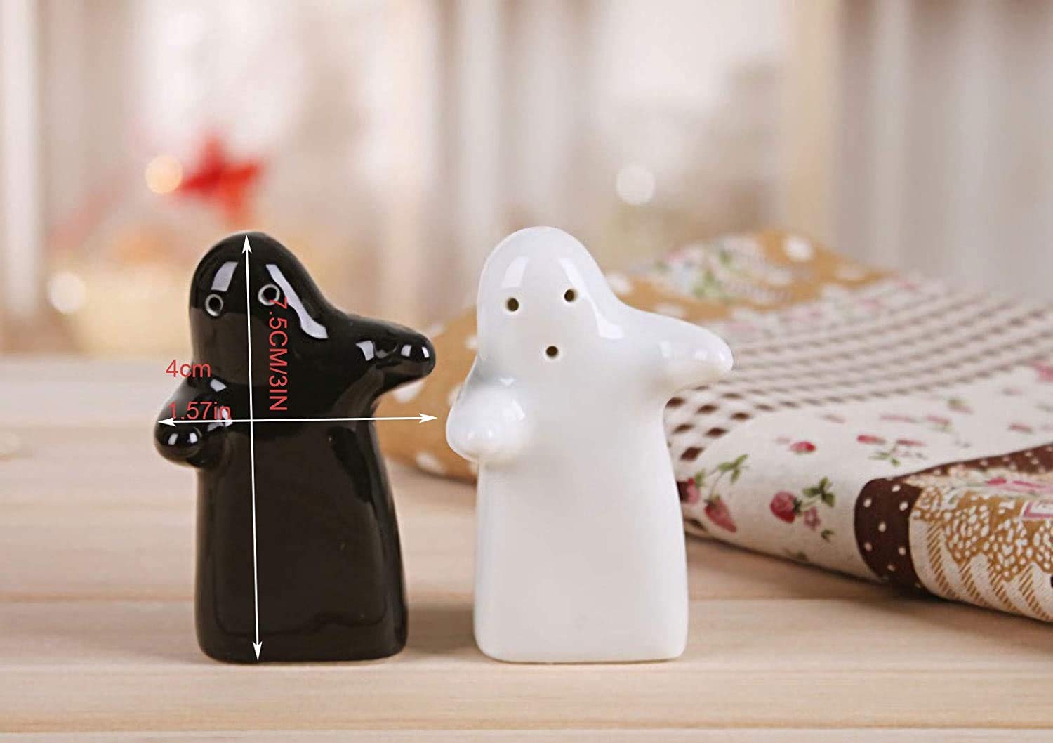Couple Hug Salt and Pepper Shakers Set of 2 – Cute and Romantic Kitchen Decor image 4